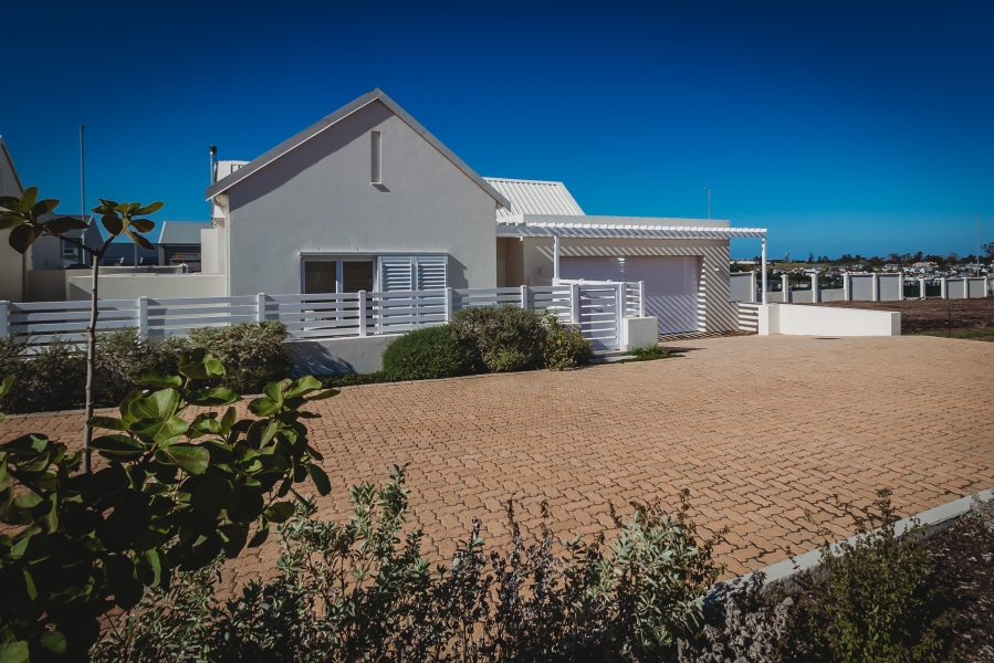 3 Bedroom Property for Sale in Kraaibosch Western Cape
